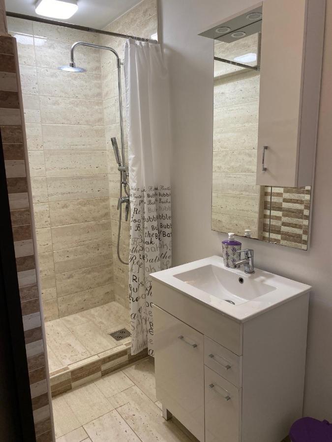 Lavender Garden Apartment Дебрецен Екстериор снимка